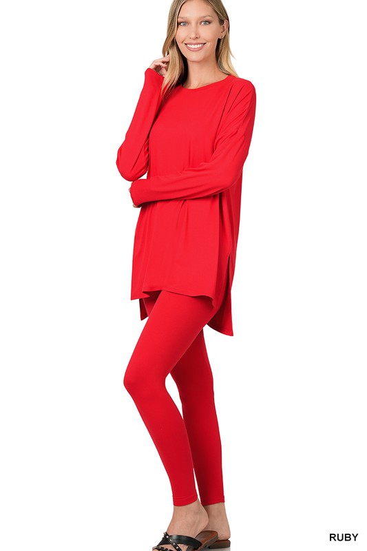 Pant Suit perfect for relaxing days at home or for a stylish and comfortable look while you're out and about.