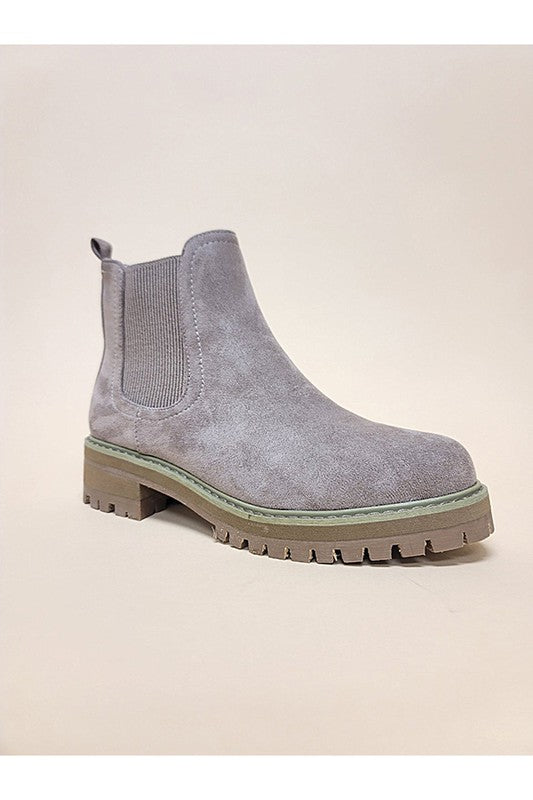 (THE STYLE RUNS NARROW ) SIDE ELASTICK SLIP ON CASUAL BOOTIES