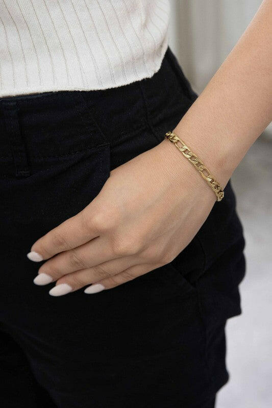 Thick and Thin Chain Bracelet.