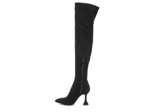  knee boot is the dramatic addition to winter wardrobe. Fashion Boots