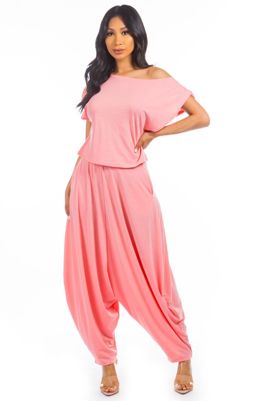 sexy tops look, round neckline, short sleeves elasticized waist hem style pant, side pocket