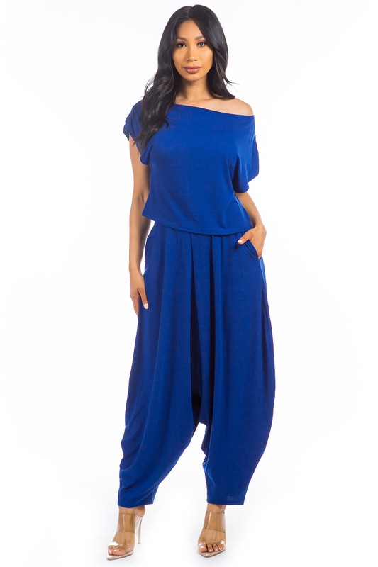 blusexy tops look, round neckline, short sleeves elasticized waist hem style pant, side pockete 