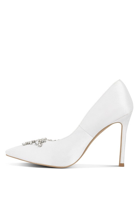 These BRIDAL pumps with high heel stilettos are sublime with elegance in their classic style and rhinestones embellishment.
