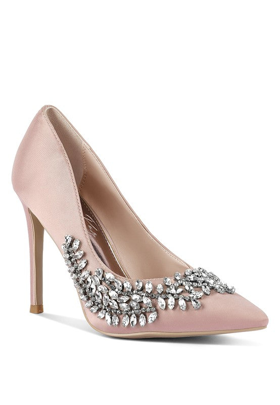 These BRIDAL pumps with high heel stilettos are sublime with elegance in their classic style and rhinestones embellishment.