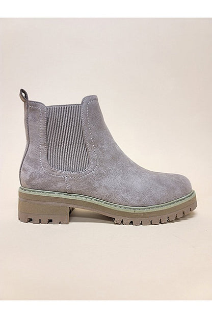 (THE STYLE RUNS NARROW ) SIDE ELASTICK SLIP ON CASUAL BOOTIES