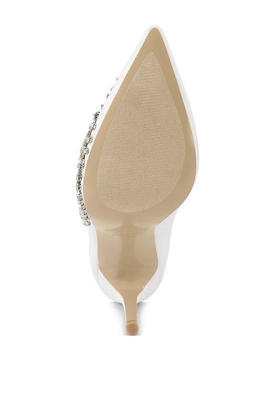 These BRIDAL pumps with high heel stilettos are sublime with elegance in their classic style and rhinestones embellishment.