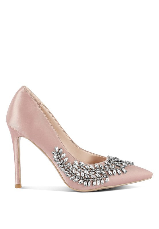 These BRIDAL pumps with high heel stilettos are sublime with elegance in their classic style and rhinestones embellishment.